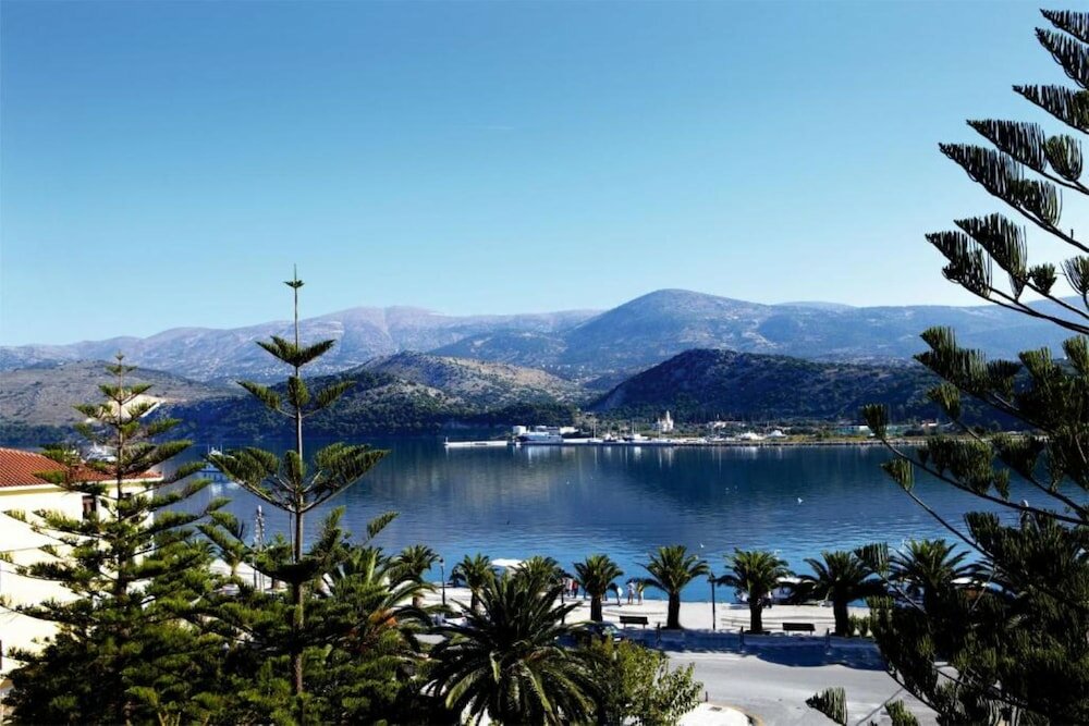 Фото Mouikis Hotel