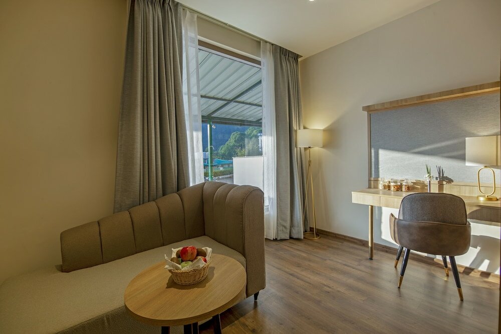 Фото Sterling Nainital