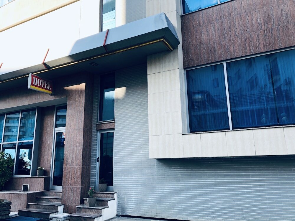 Фото Hotel Kompleksi Arifi