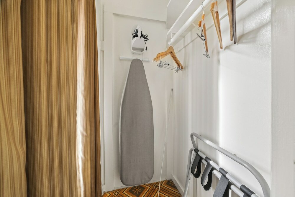 Фото Embassy Hotel