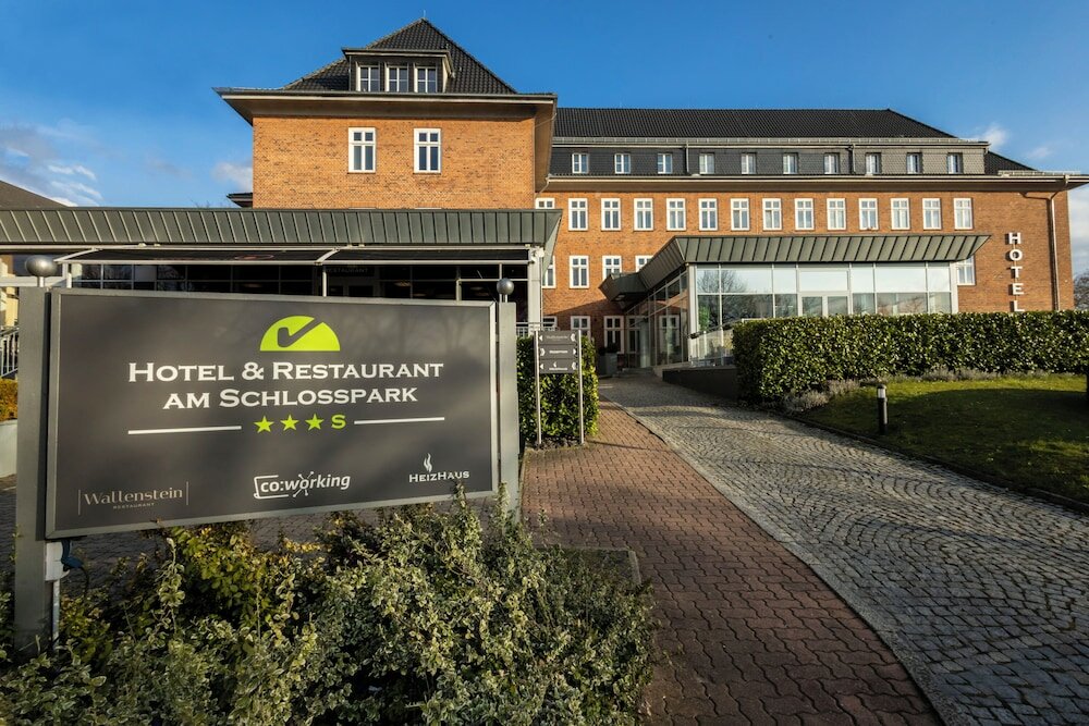 Фото Hotel am Schlosspark