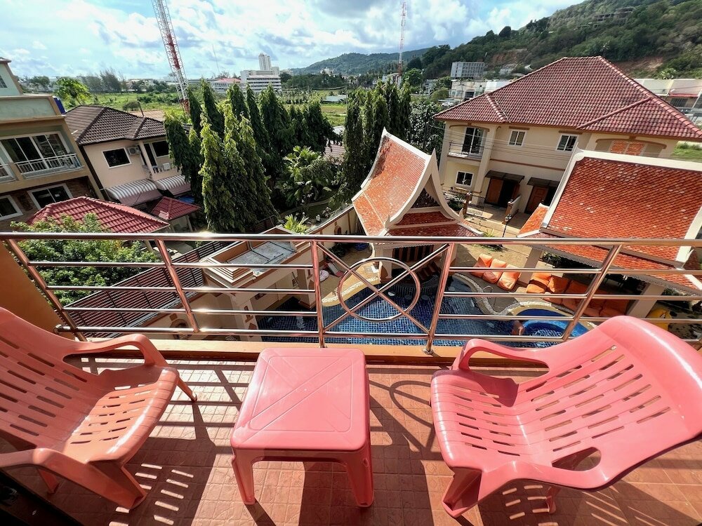 Фото My Friends's House 2