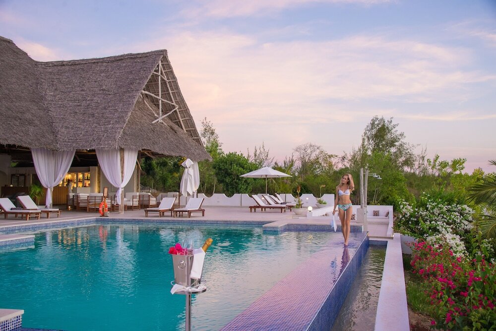 Фото Konokono Beach Resort and Isaraya Over Water Villa