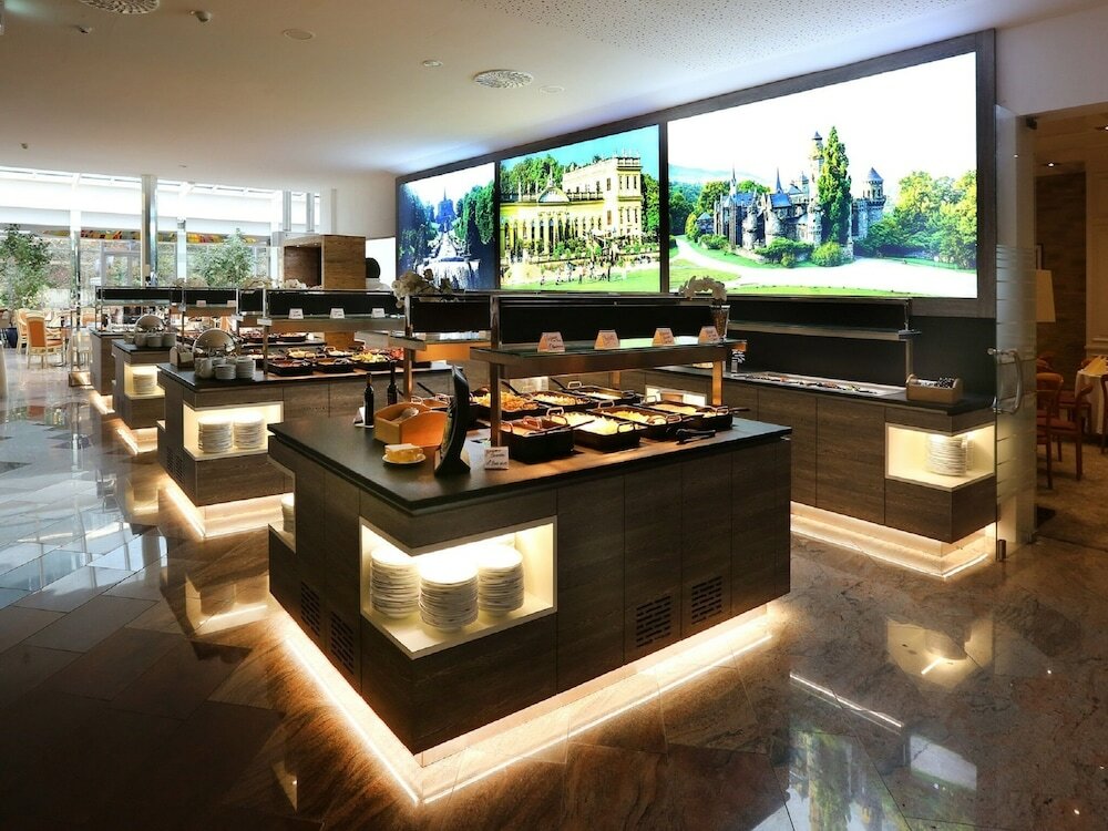 Фото La Strada Hotel