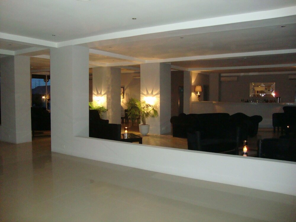 Фото The Aknac Hotel