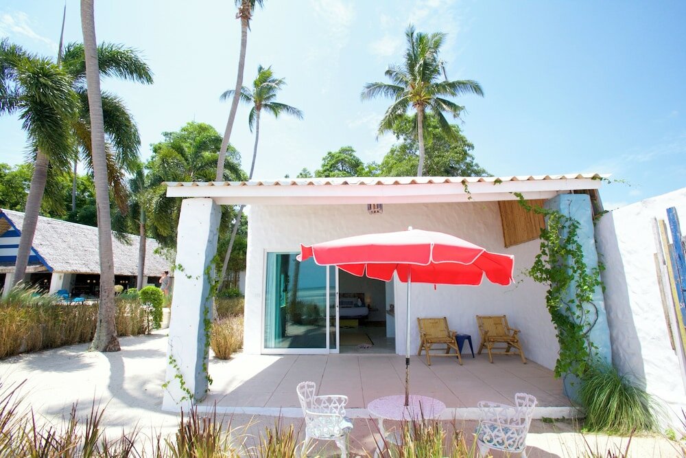 Фото Lime & Soda Beachfront Resort