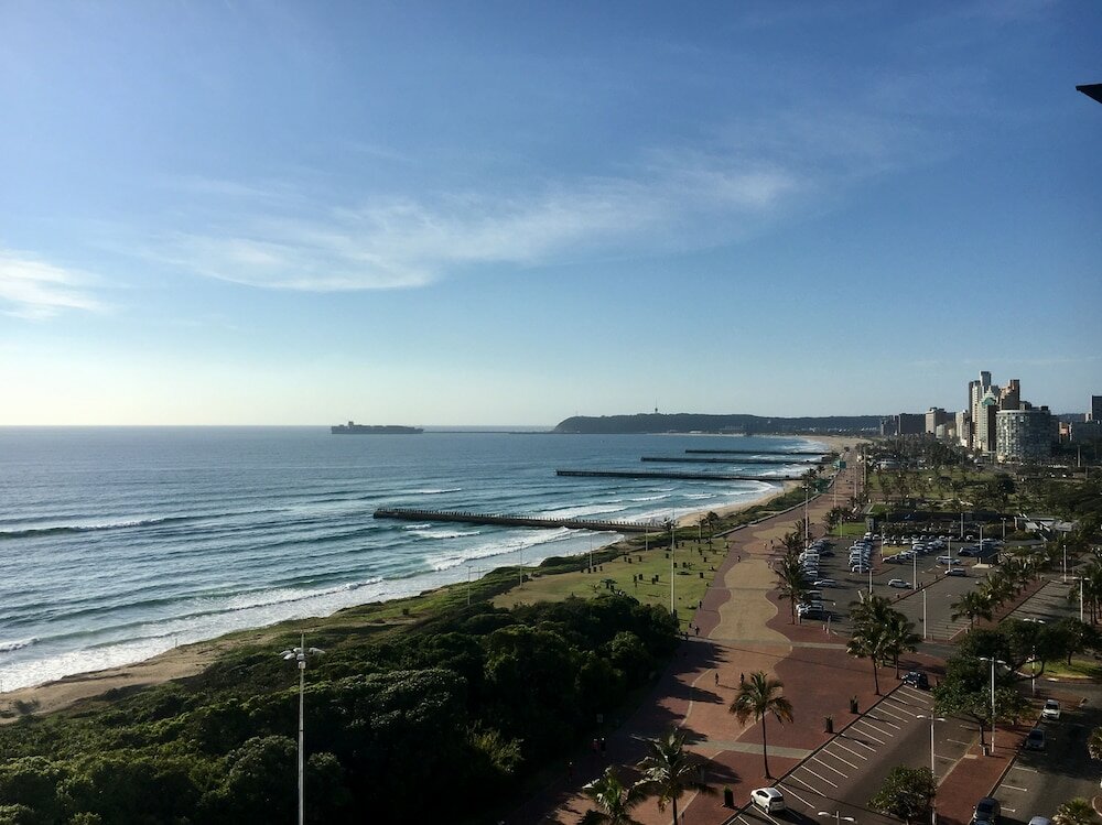 Фото Belaire Suites Hotel