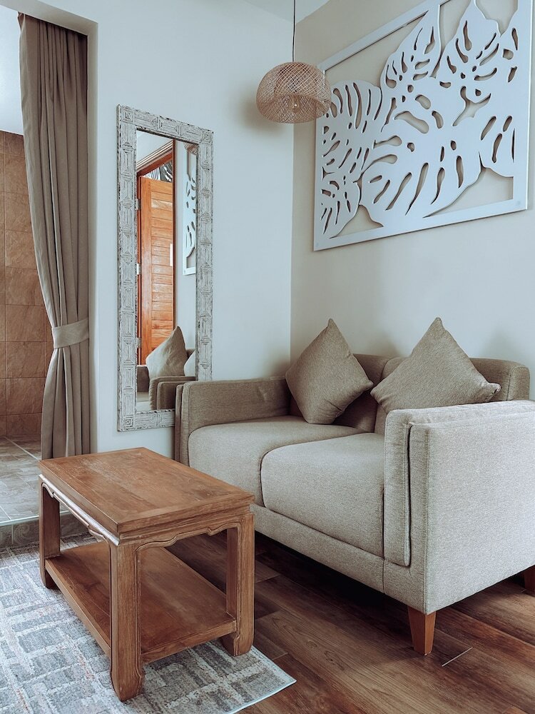 Фото Vannee Golden Sands Beachfront Resort