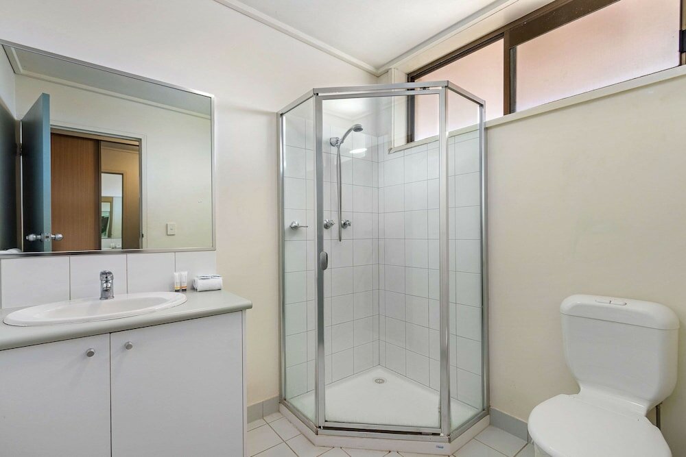 Фото Knox International Hotel & Apartments