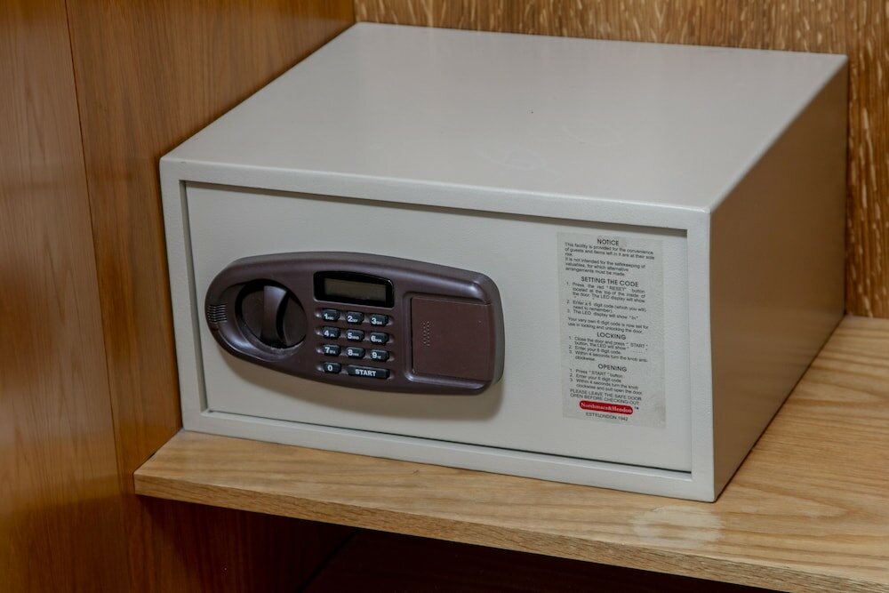 Фото Queensway Hotel, Sure Hotel Collection by Best Western