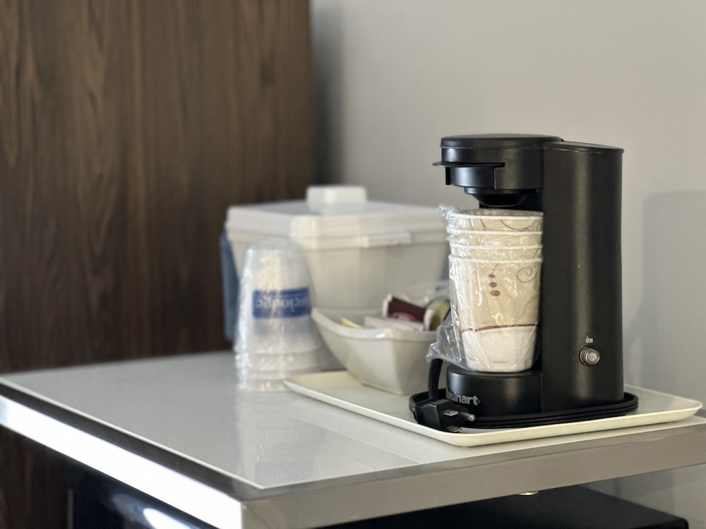 Фото Travelodge by Wyndham Regina