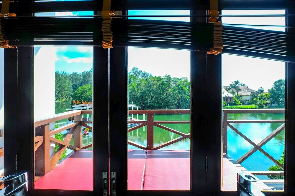 Фото Bhu Tarn Koh Chang Resort and SPA