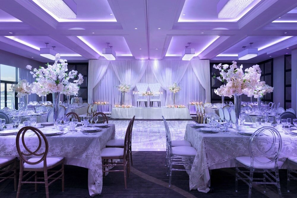 Фото Courtyard by Marriott Toronto Mississauga/West