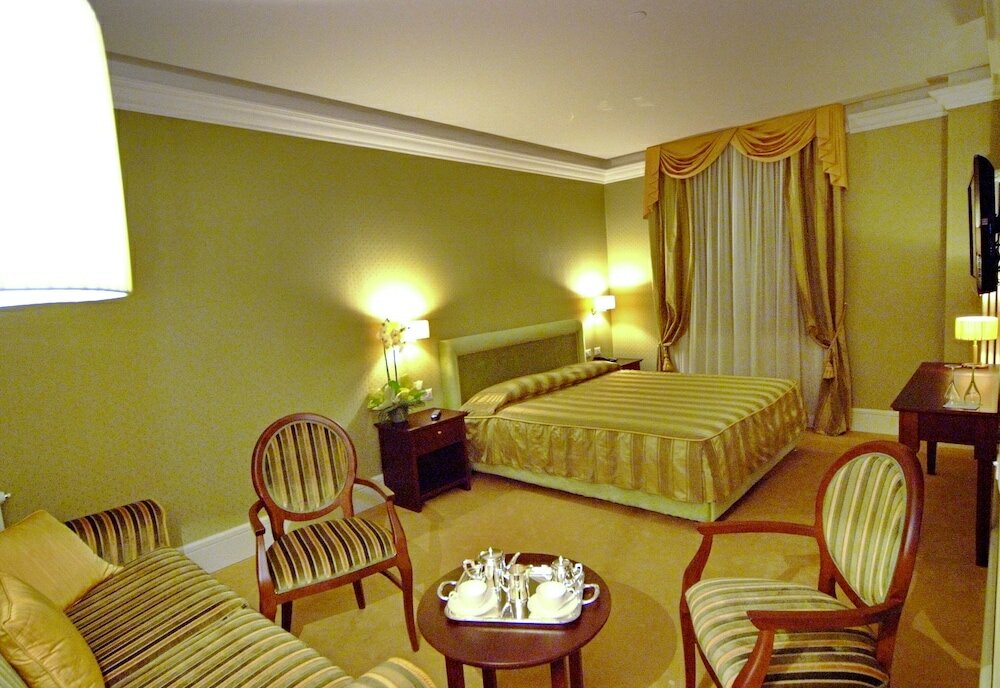 Фото Design Suite Tirano