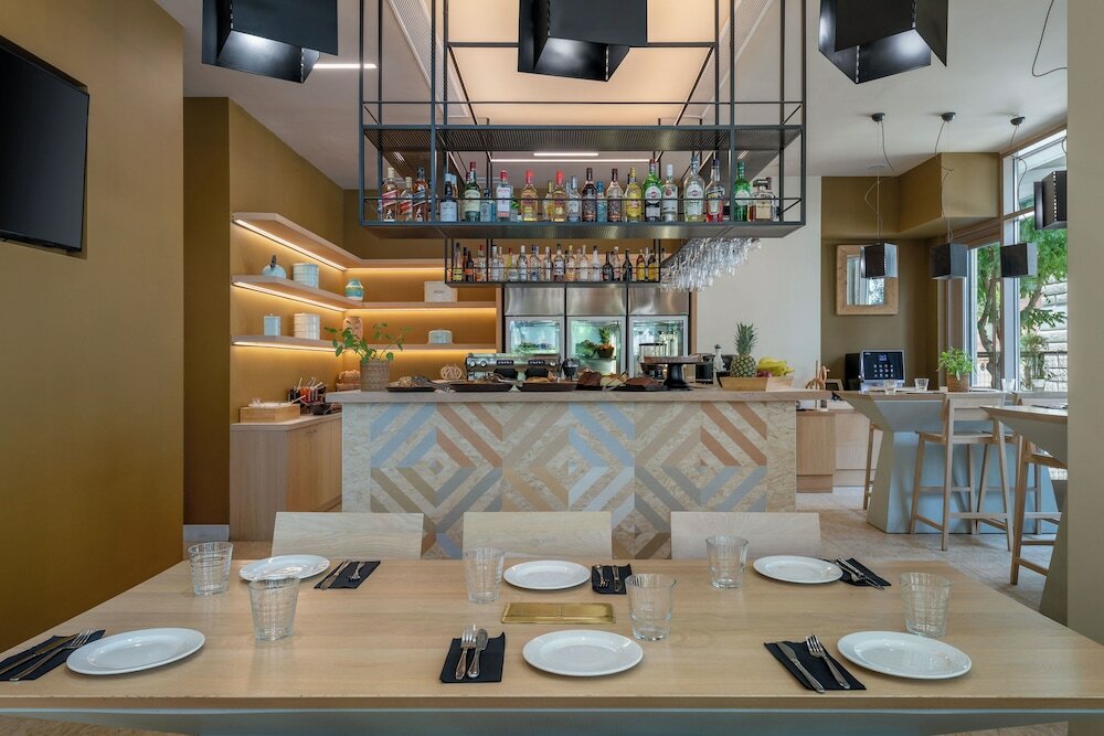 Фото Casual Kubic Athens Hotel