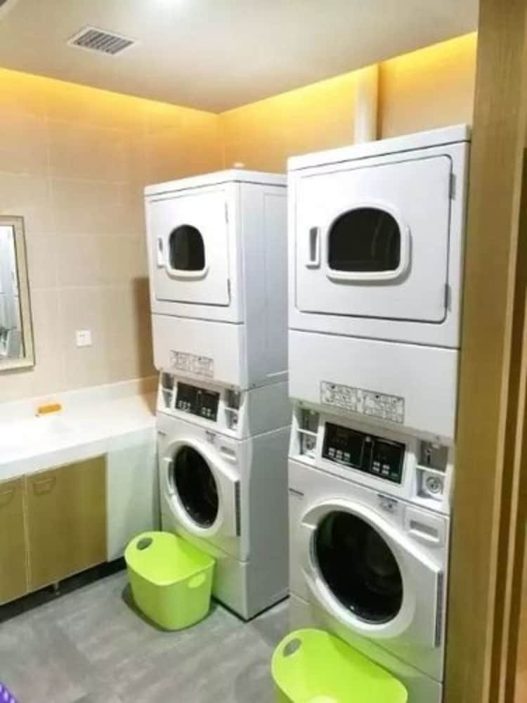 Фото Holiday Inn Express Dalian City Center