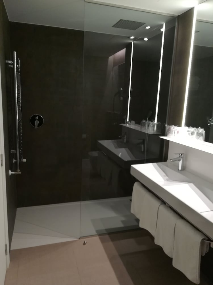 Фото Hotel SPA Ciudad de Binefar