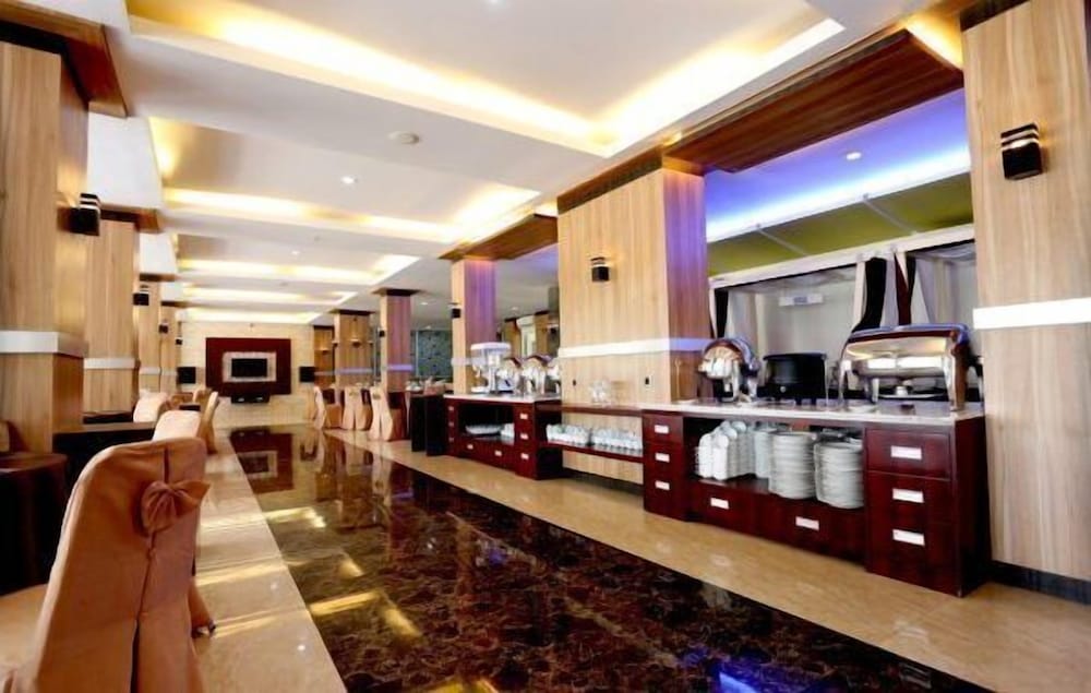 Фото Hotel Grand Permata Hati