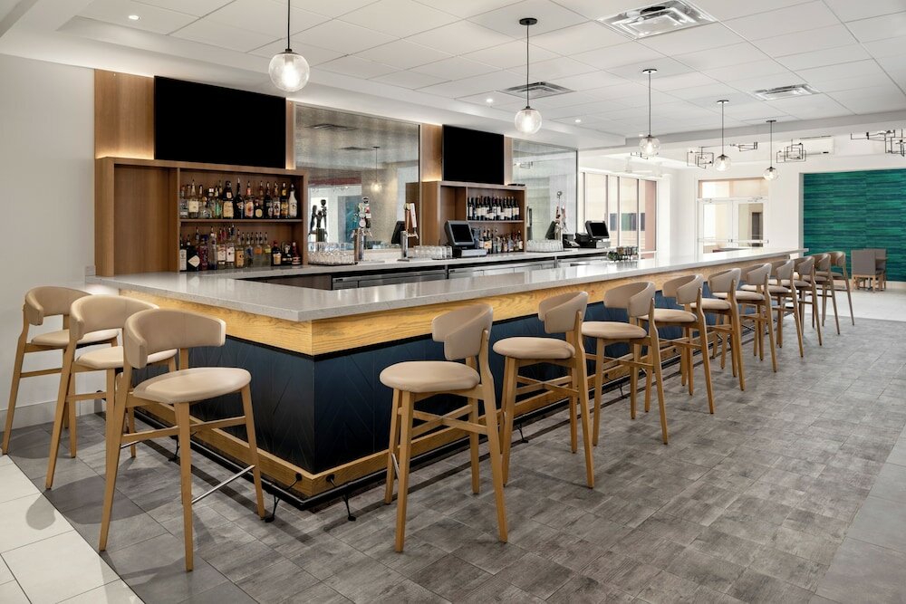 Фото Embassy Suites by Hilton Tampa Airport Westshore