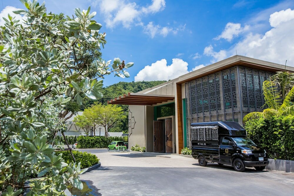 Фото Fusion Suites Phuket Patong