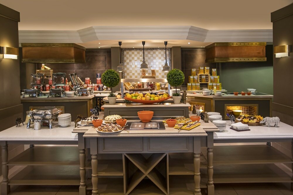 Фото Avani Windhoek Hotel & Casino