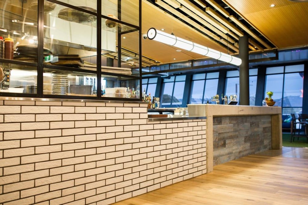 Фото Highlander Hotel Bar Kitchen Rooftop