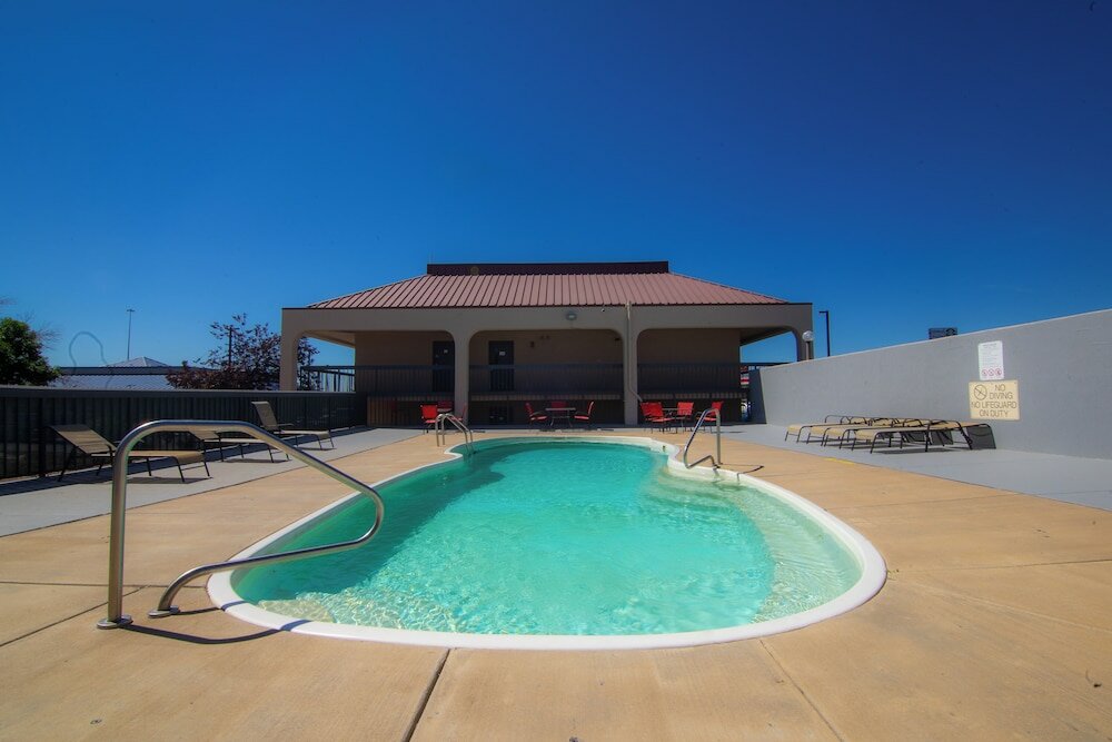 Фото Travelodge by Wyndham Pueblo