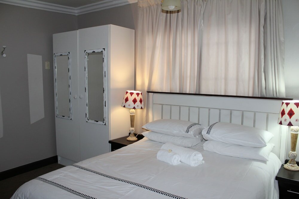 Фото Cottonwood Guesthouse