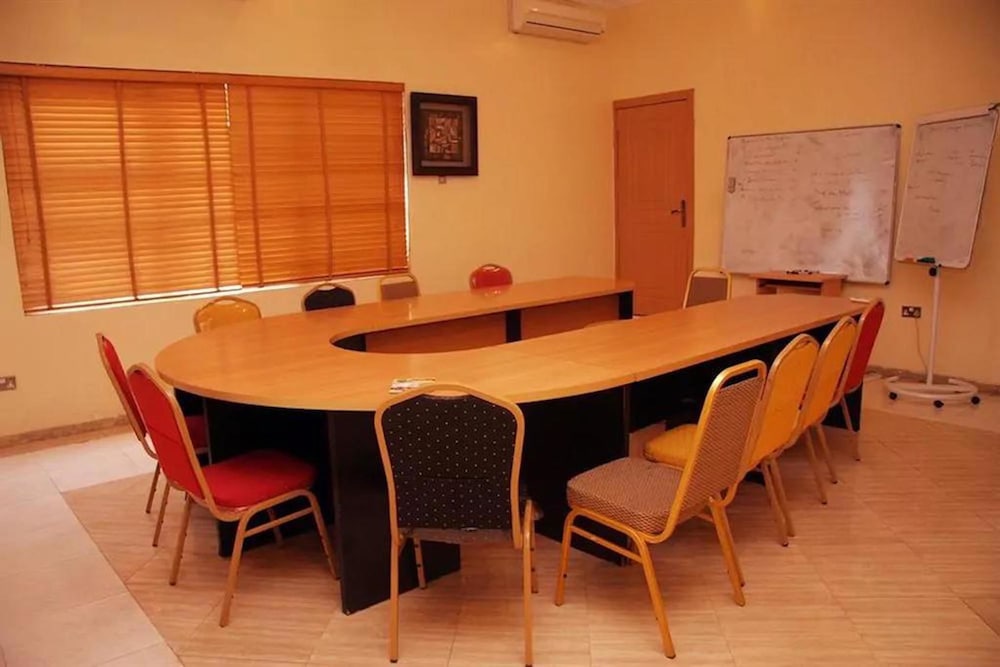 Фото Solitude Hotel Victoria Island