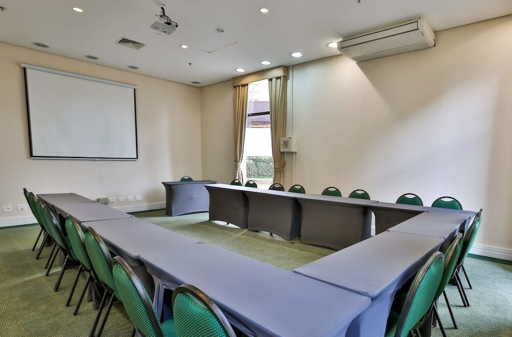 Фото Quality Suites Vila Olimpia