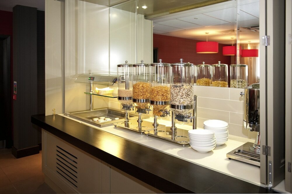 Фото Ibis Belfast Queens Quarter