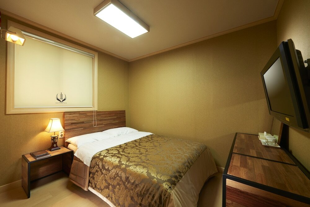 Фото Noble Hotel