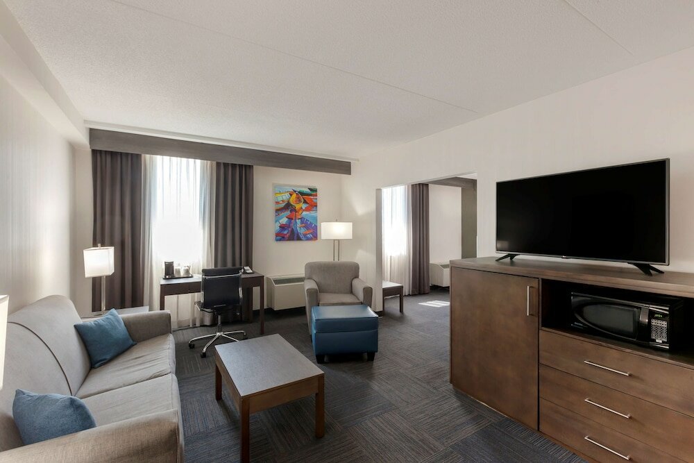 Фото Best Western Plus Toronto Airport Hotel