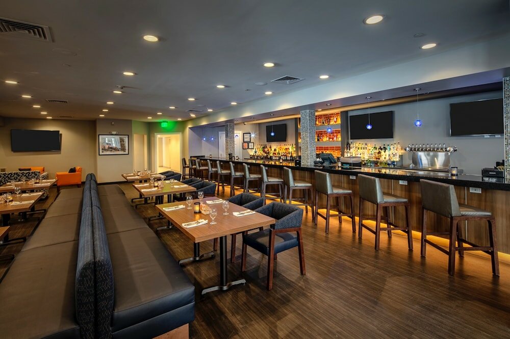 Фото Collegian Hotel & Suites Trademark Collection by Wyndham