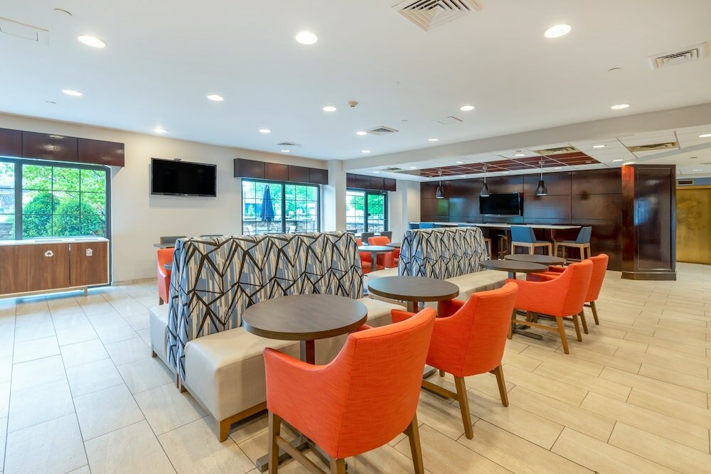 Фото Holiday Inn Express Philadelphia Ne - Bensalem, an Ihg Hotel