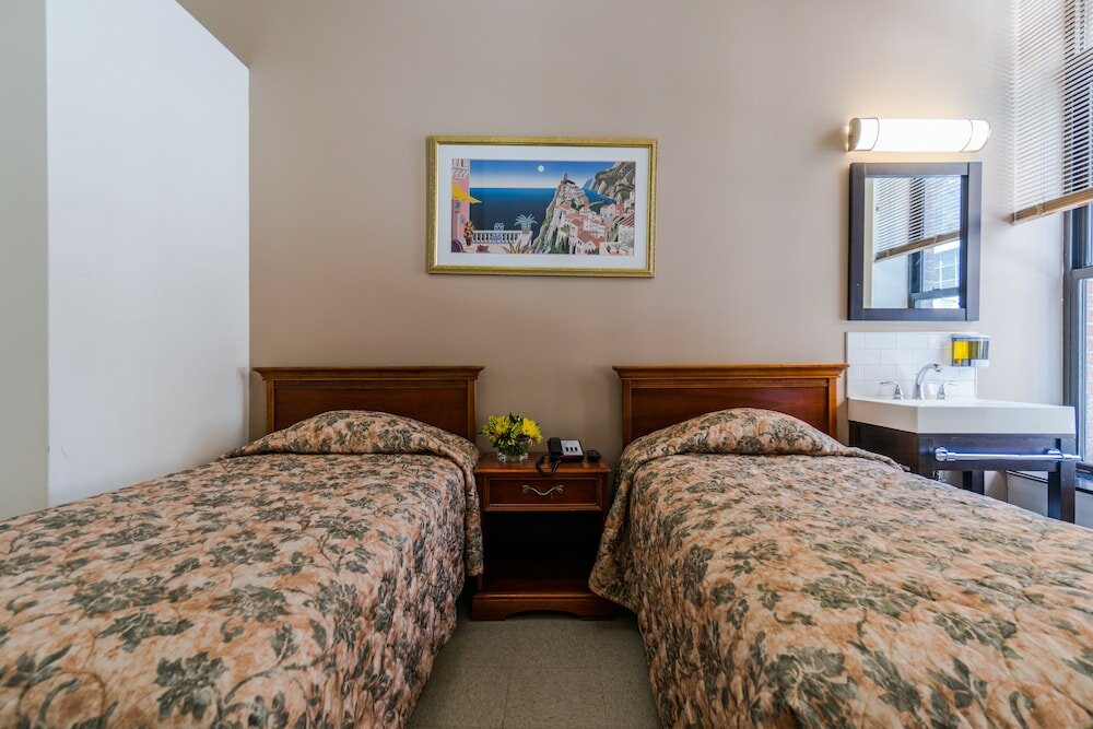 Фото Americana Inn