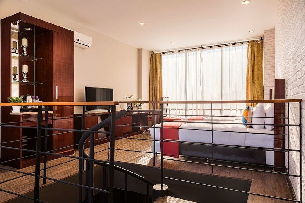 Фото Ratchada Point Hotel