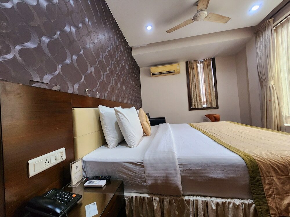 Фото Lee International