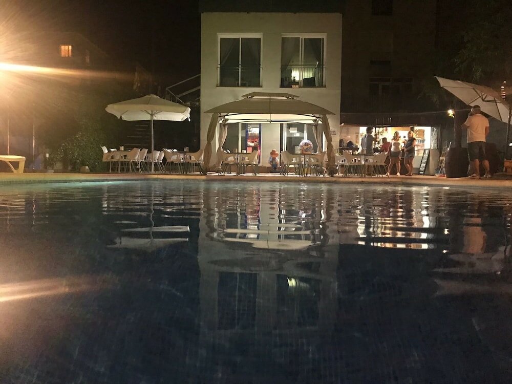 Фото Hotel Sant Jordi