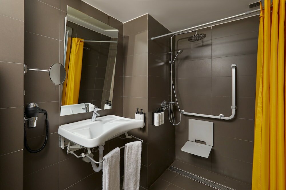 Фото Voco Madrid – Retiro