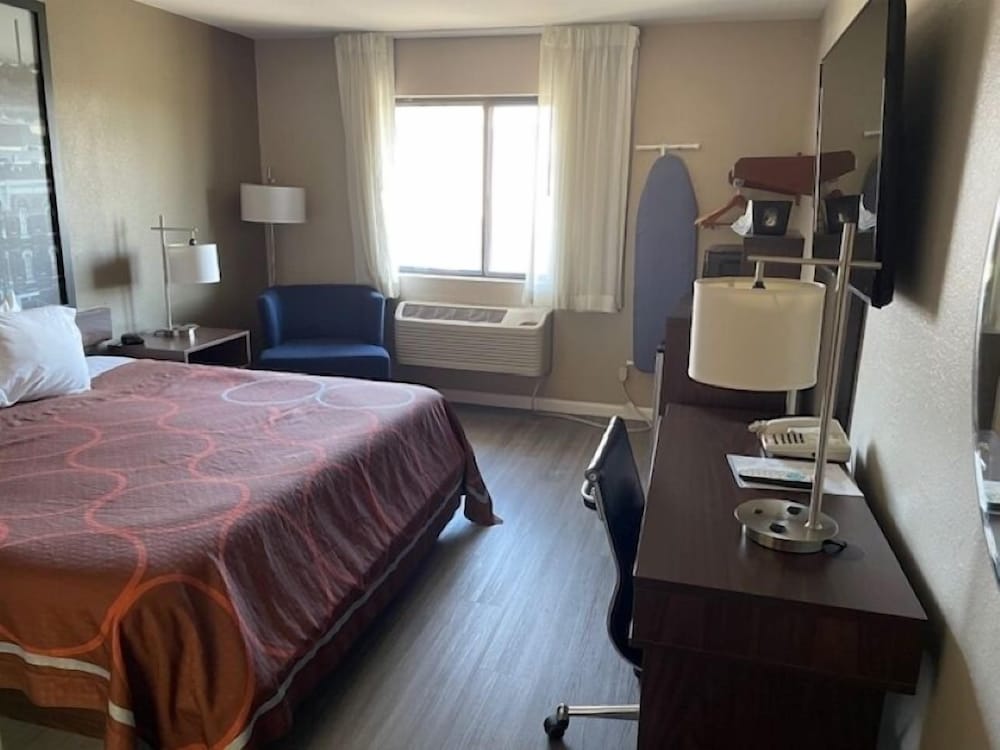 Фото Super 8 by Wyndham Alton