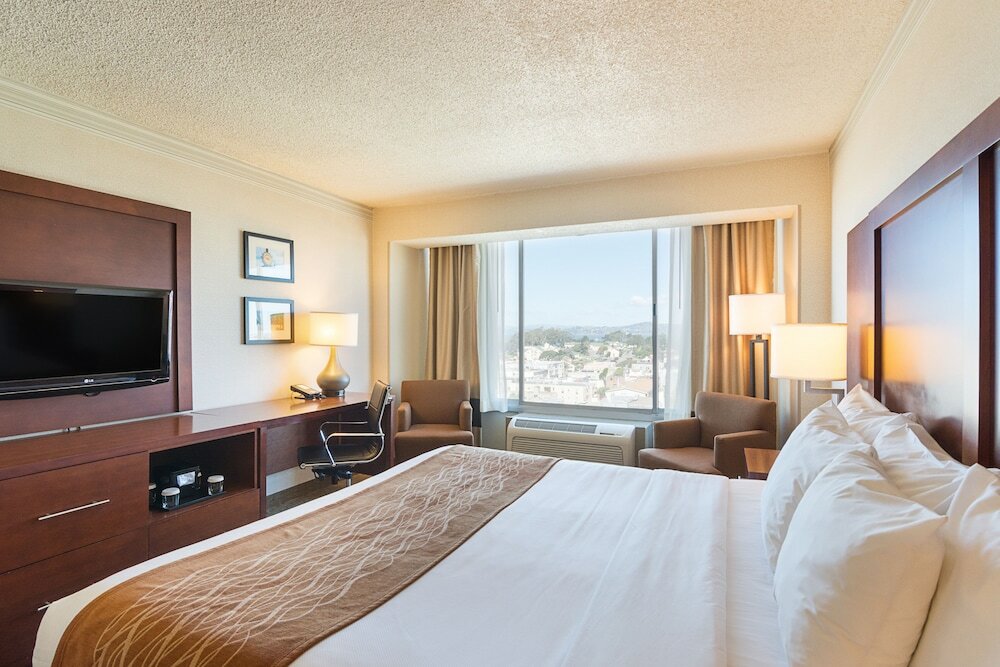 Фото Comfort Inn by the Bay