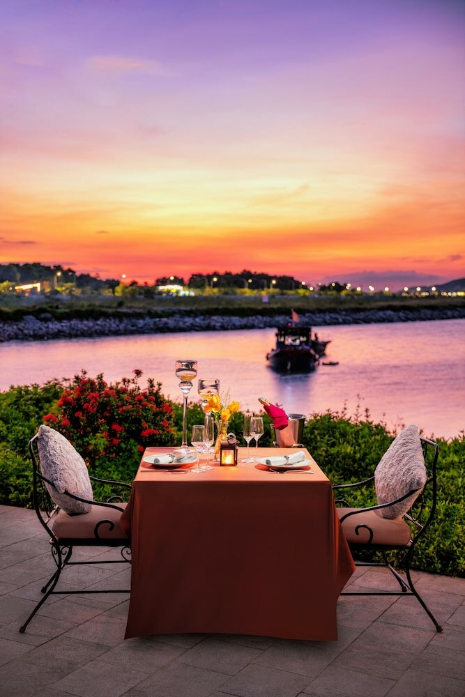 Фото Paradise Suites Hotel