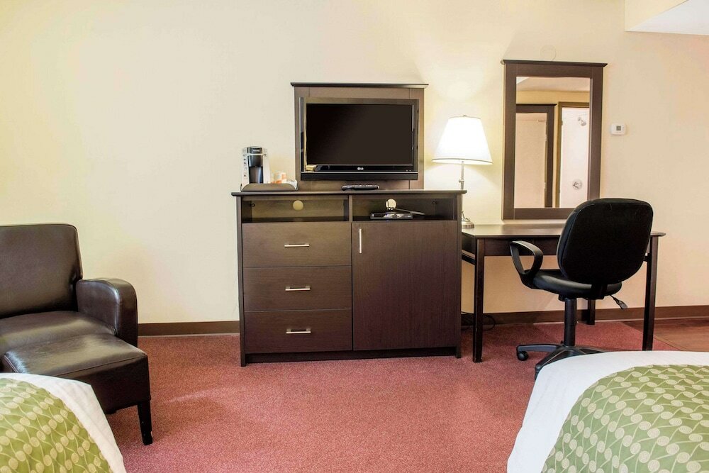 Фото Quality Inn and Conference Centre