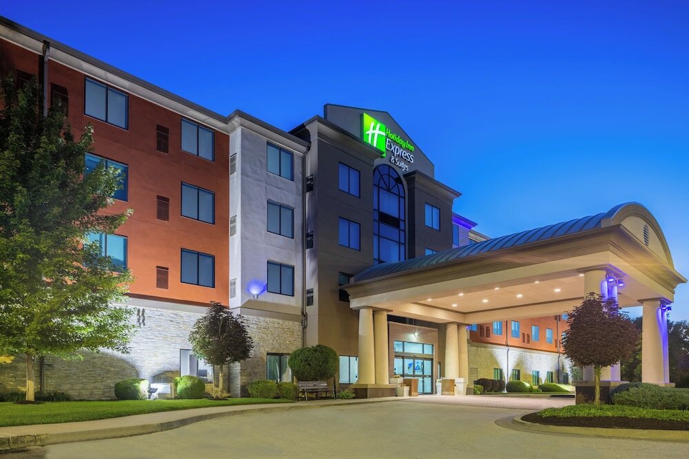Фото Holiday Inn Express and Suites Kansas City Airport, an Ihg Hotel