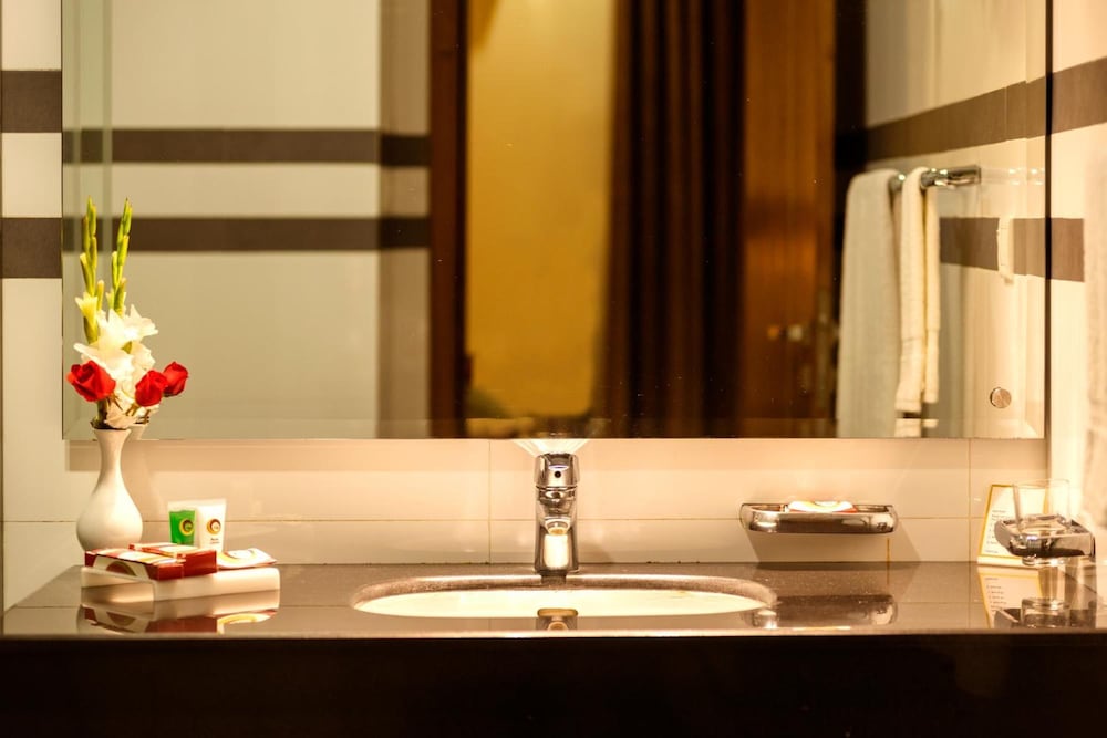 Фото Отель One Tariq Road