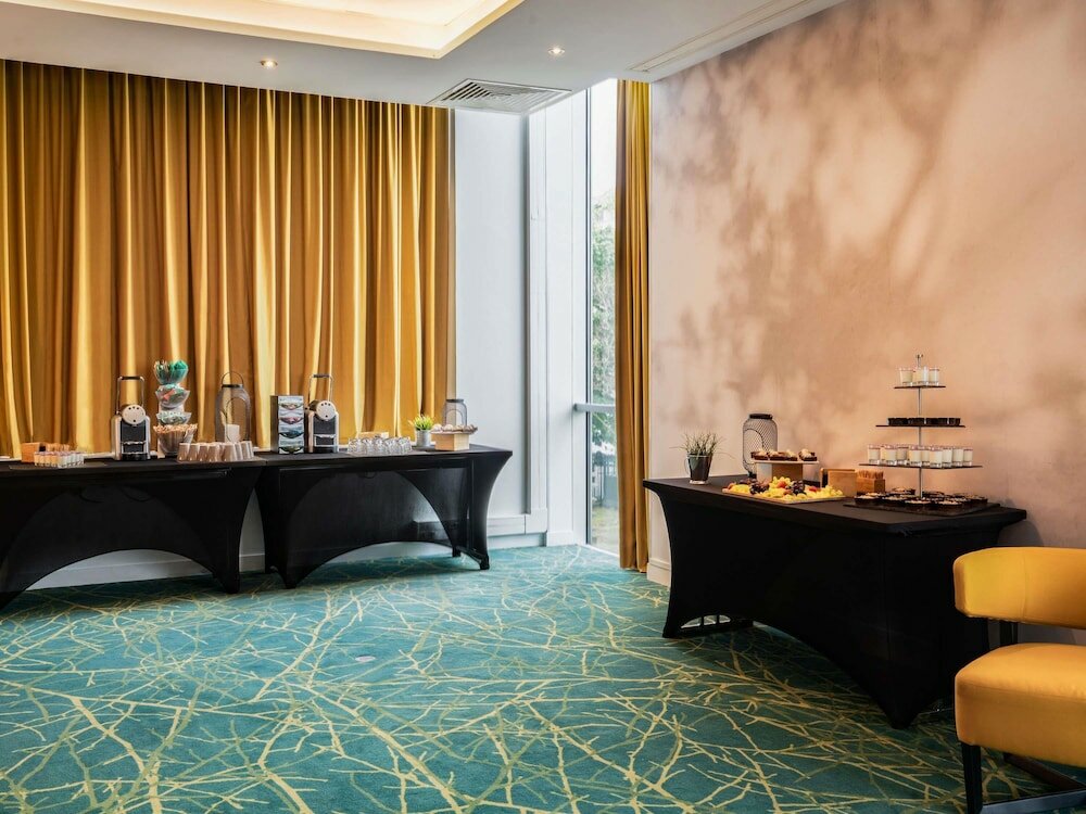 Фото Novotel Paris 17