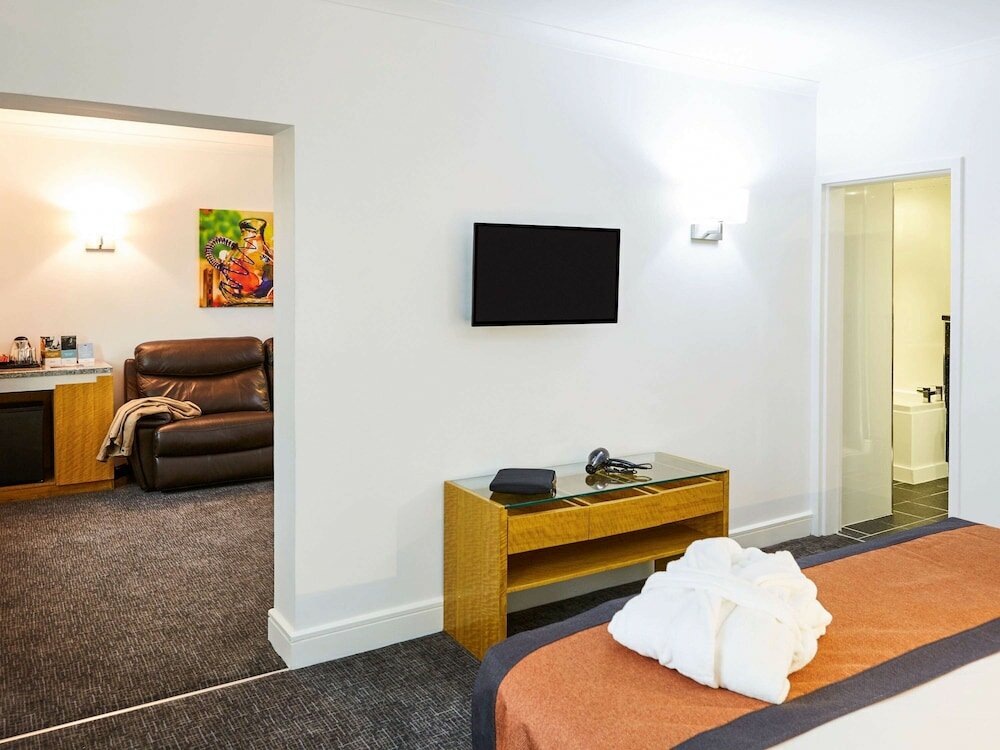 Фото Mercure St Helens