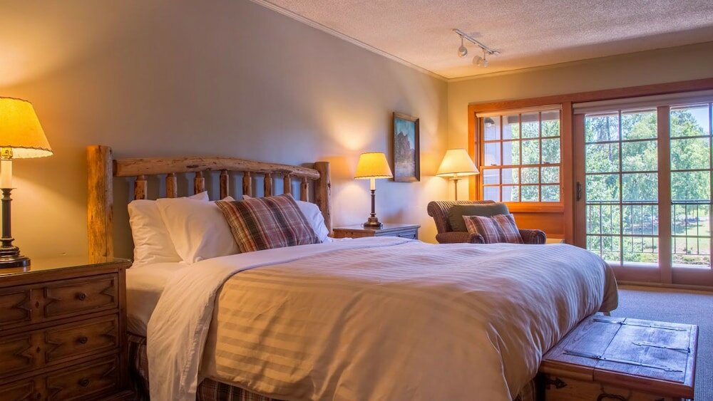 Фото The Lodge at Riverside