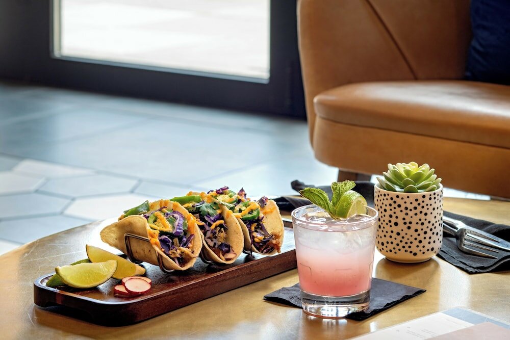 Фото Hyatt Place Indianapolis Downtown